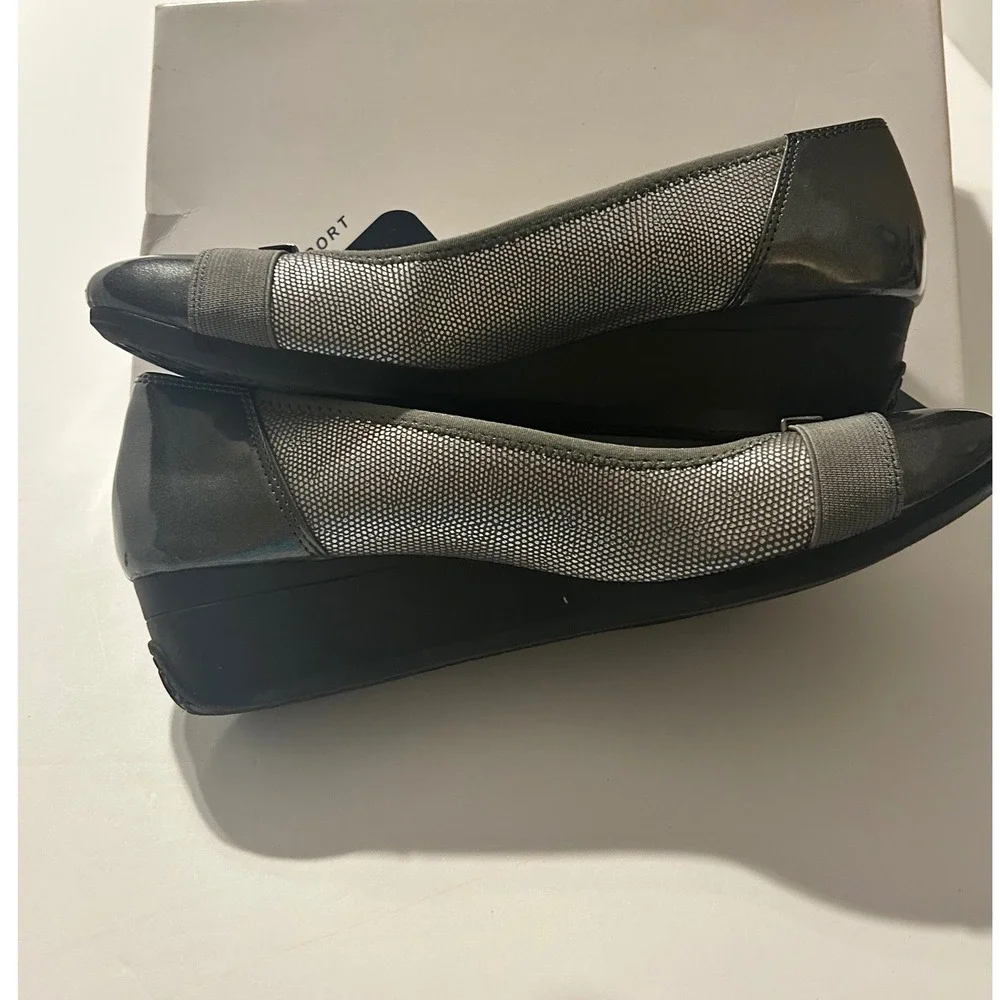 Anne Klein Sport Akbirta Pewter Metallic Wedge Pumps Shoes 8.5M 25020445-BG0